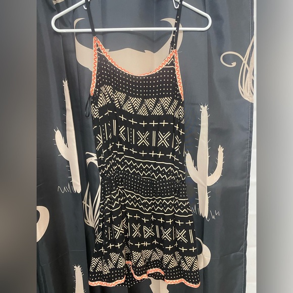 The cutest romper - Picture 2 of 3